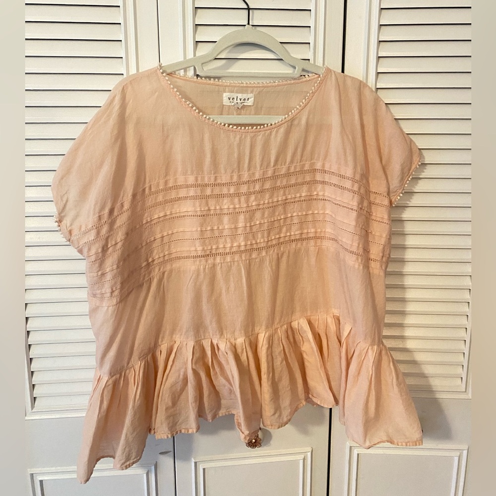 Velvet by Graham & Spencer flowy top with details Size S